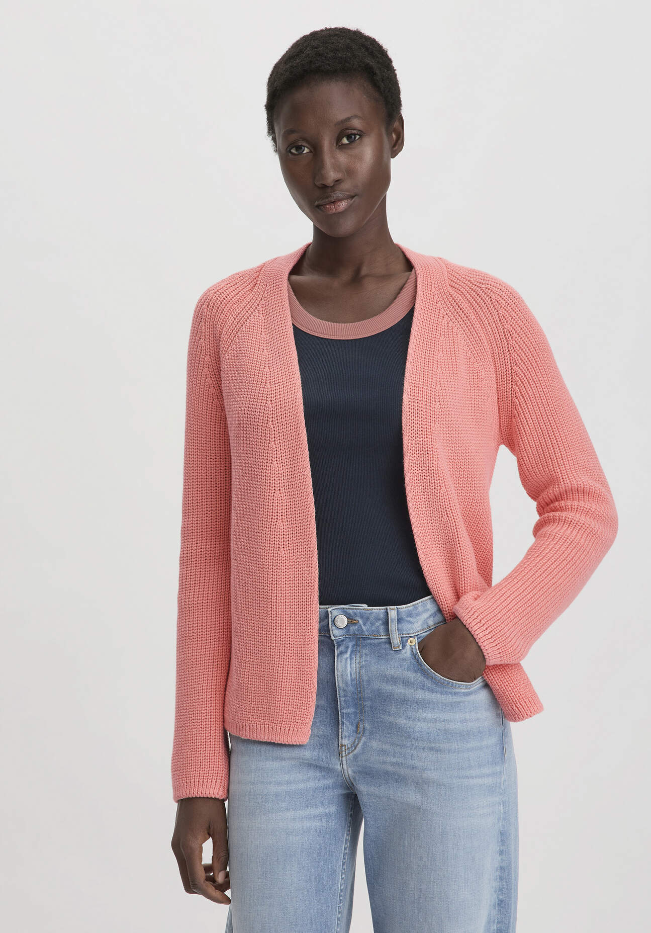 hessnatur Damen Strick Jacke Regular aus Bio-Baumwolle - rosa GrösseL von hessnatur