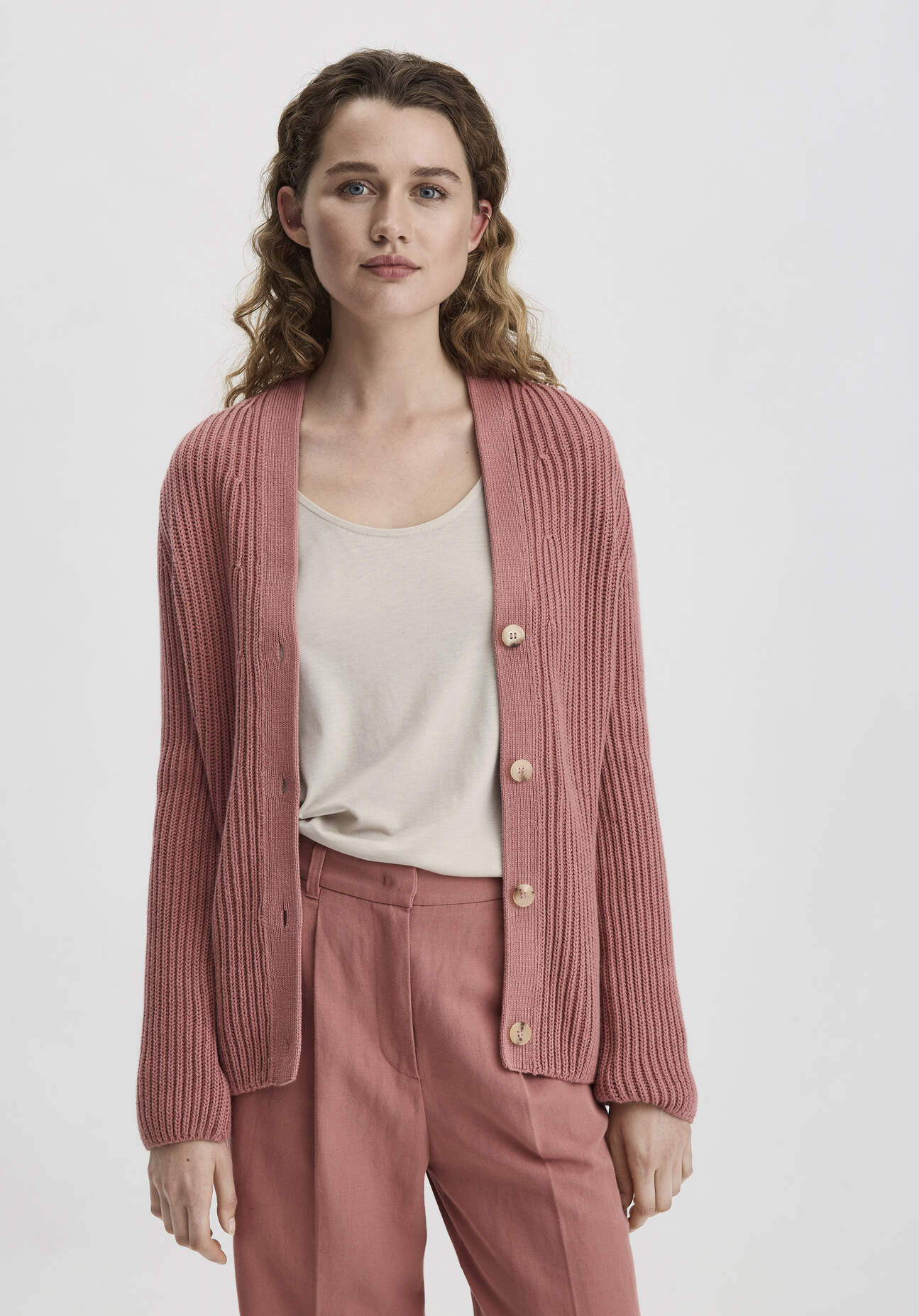 hessnatur Damen Strick Jacke Regular aus Bio-Baumwolle - braun GrösseS hessnatur Damen Strick Jacke Regular aus Bio-Baumwolle - braun GrösseS von hessnatur
