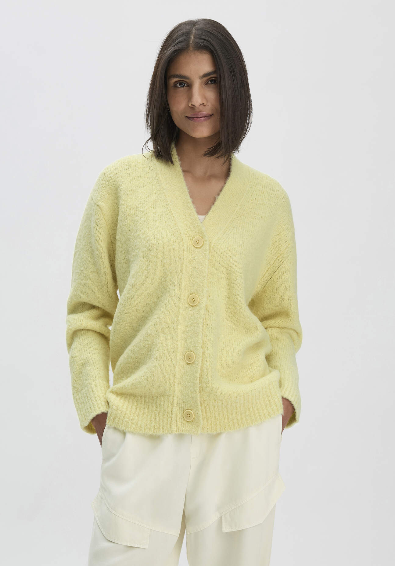 hessnatur Damen Strick Jacke Relaxed aus Alpaka mit Bio-Baumwolle - gelb GrösseL hessnatur Damen Strick Jacke Relaxed aus Alpaka mit Bio-Baumwolle - gelb GrösseL von hessnatur