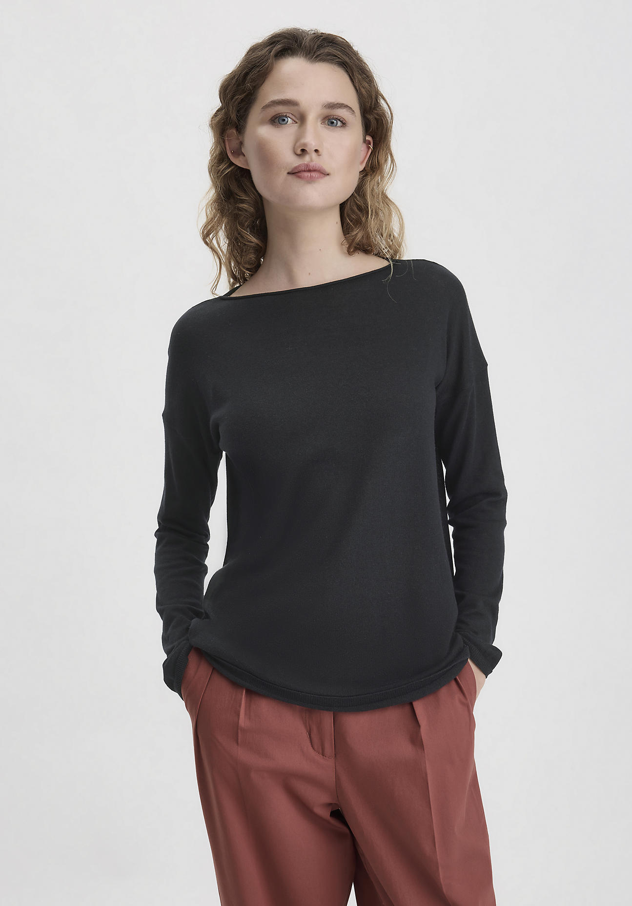 hessnatur Damen Strick Pullover Oversized aus modernem TENCEL Lyocell mit Bio-Baumwolle - schwarz GrösseS von hessnatur