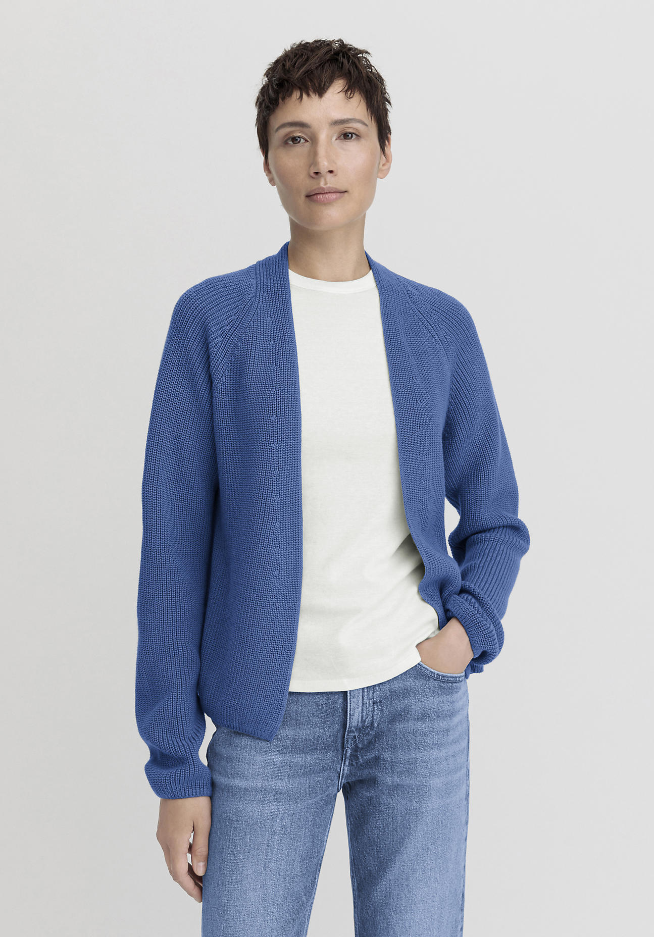 hessnatur Damen Strickjacke Regular aus Bio-Baumwolle - blau Grösse34 von hessnatur