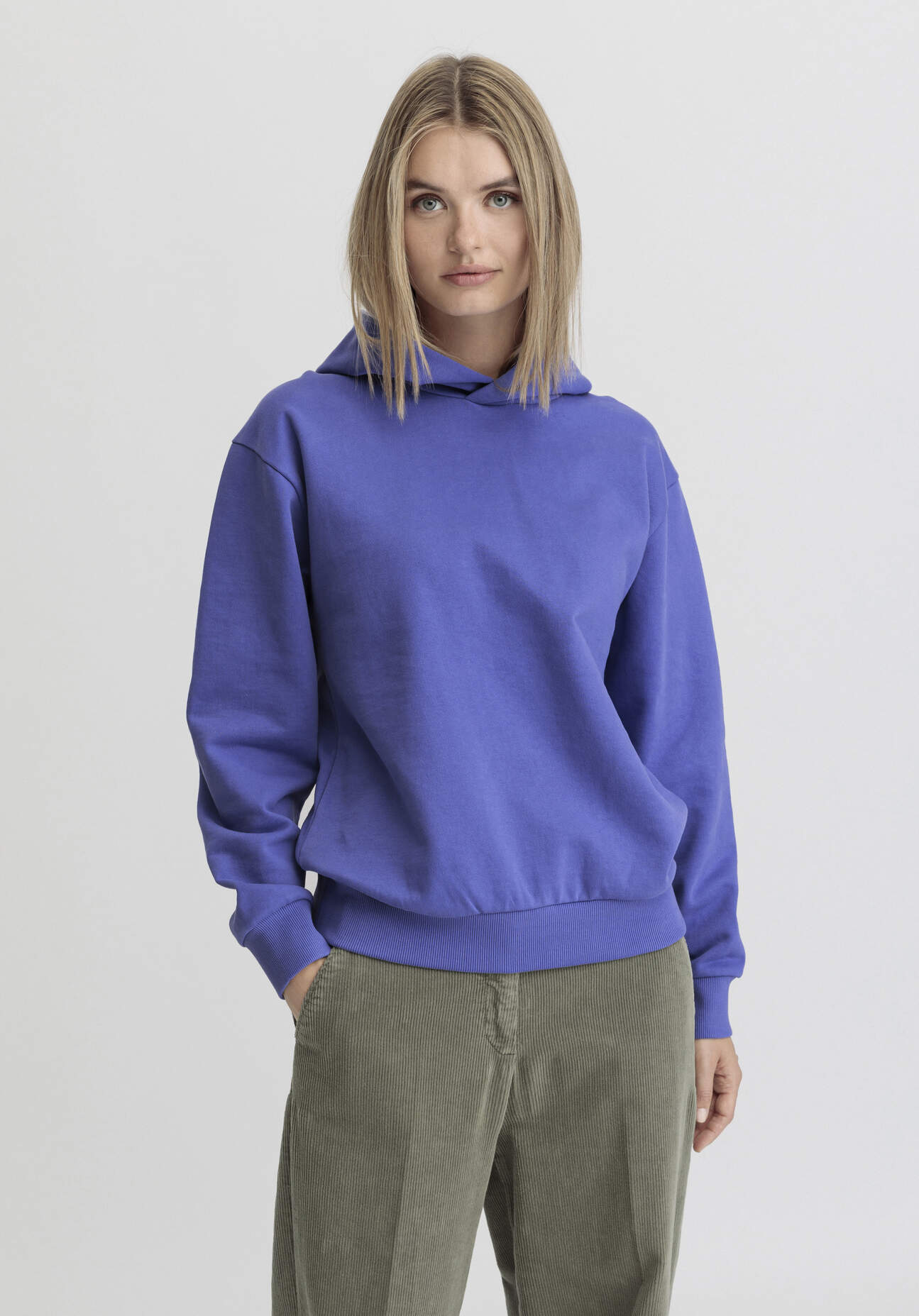 hessnatur Damen Sweathoodie Relaxed aus Bio-Baumwolle - blau Grösse48 hessnatur Damen Sweathoodie Relaxed aus Bio-Baumwolle - blau Grösse48 von hessnatur