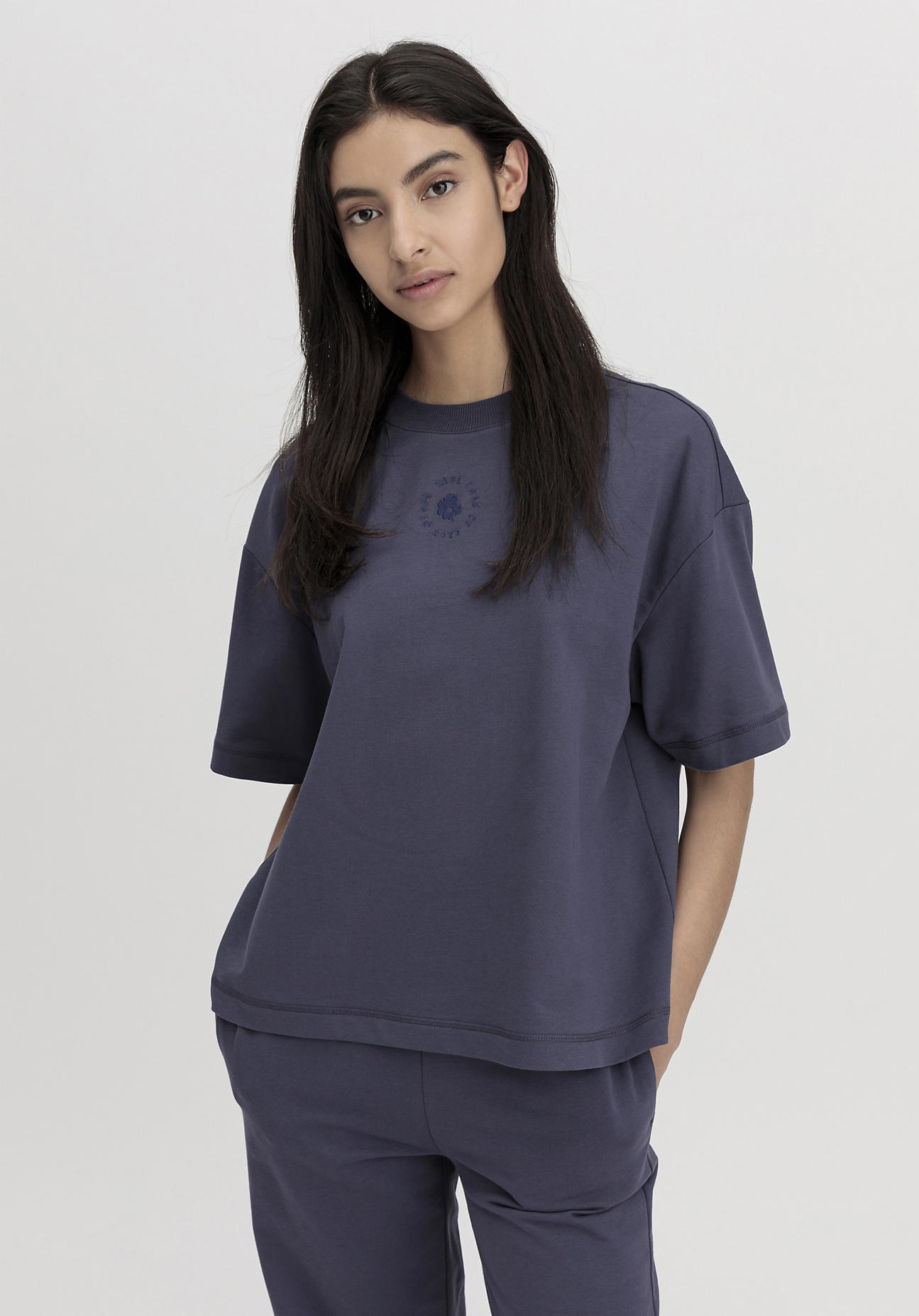 hessnatur Damen T-Shirt Cropped Oversize aus Bio-Baumwolle mit Kapok - lila Grösse34 von hessnatur