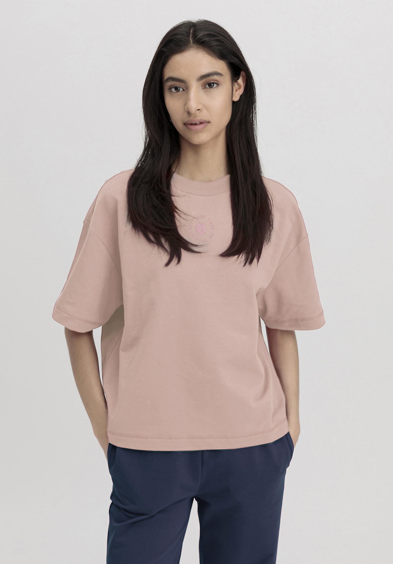 hessnatur Damen T-Shirt Cropped Oversize aus Bio-Baumwolle mit Kapok - puder Grösse34 von hessnatur