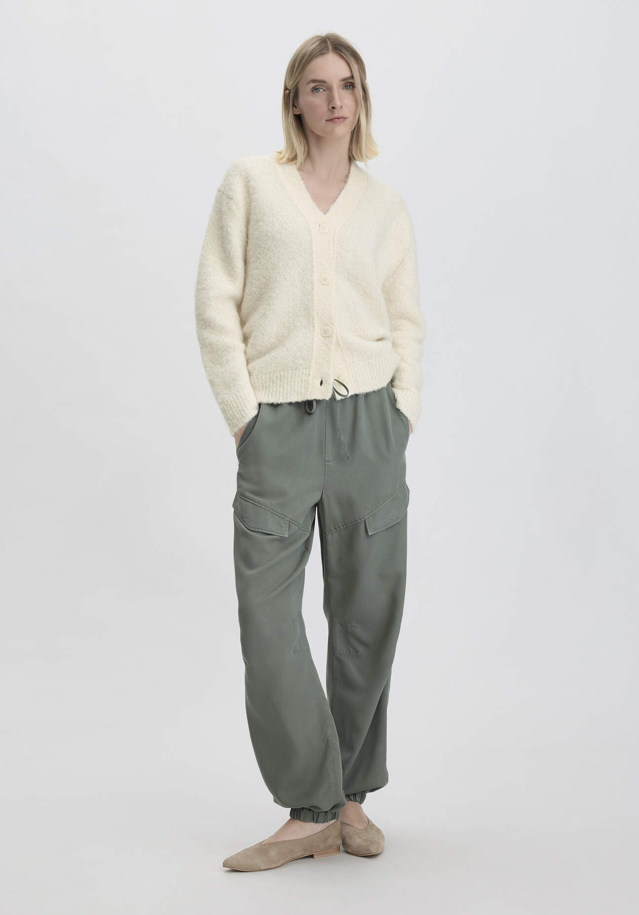 hessnatur Damen Utility Hose Relaxed aus TENCEL™ Lyocell - grün Grösse46 hessnatur Damen Utility Hose Relaxed aus TENCEL™ Lyocell - grün Grösse46 von hessnatur
