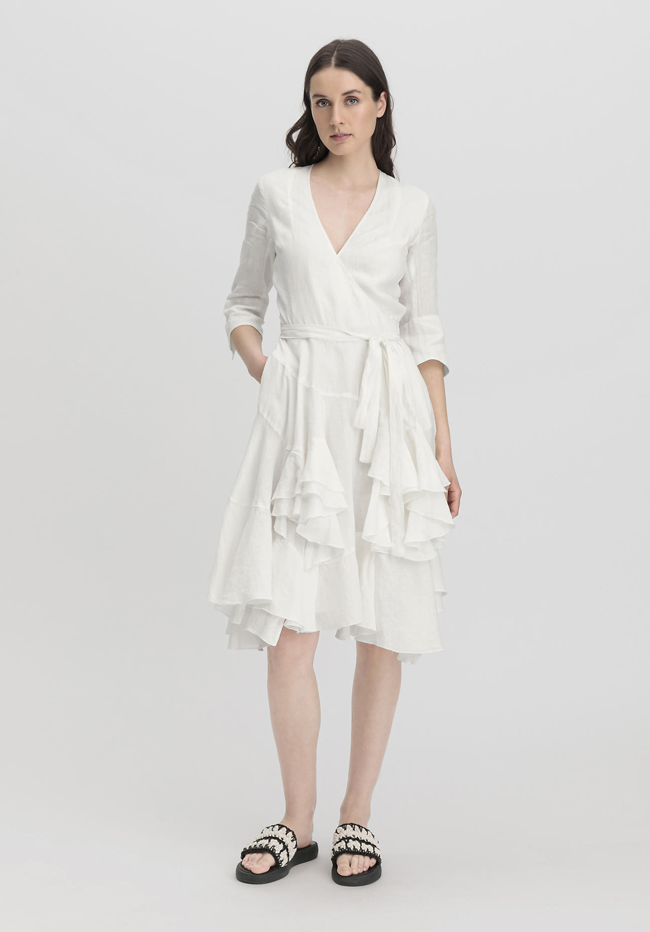 hessnatur Damen WUNDERKIND × hessnaturfarben Wrap Kleid Regular aus Leinen - weiß Grösse38 von hessnatur