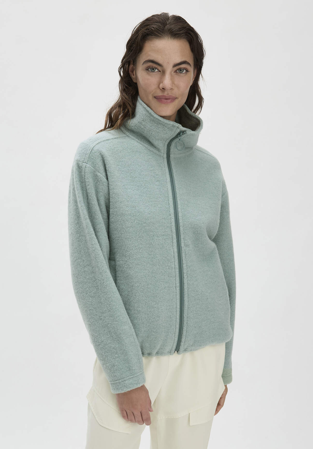 hessnatur Damen Wollfleece Jacke Relaxed aus Bio- Merinowolle mit Bio-Baumwolle - grün GrösseL von hessnatur