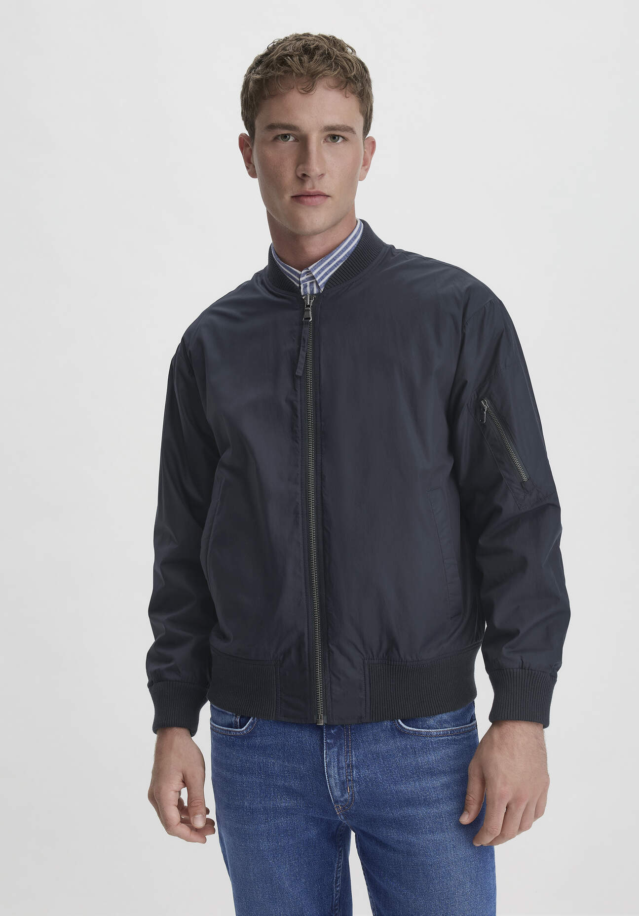 hessnatur Herren Blouson-Jacke Relaxed NATURE SHELL aus Bio-Baumwolle - blau Grösse50 hessnatur Herren Blouson-Jacke Relaxed NATURE SHELL aus Bio-Baumwolle - blau Grösse50 von hessnatur