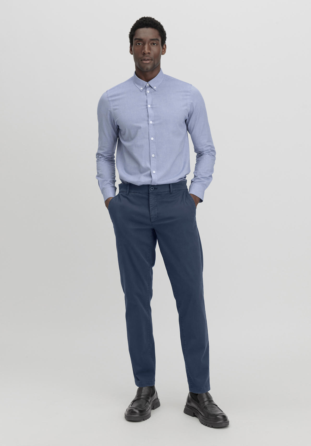 hessnatur Herren Chino LENN Regular aus Bio-Baumwolle - blau Grösse31/30 von hessnatur