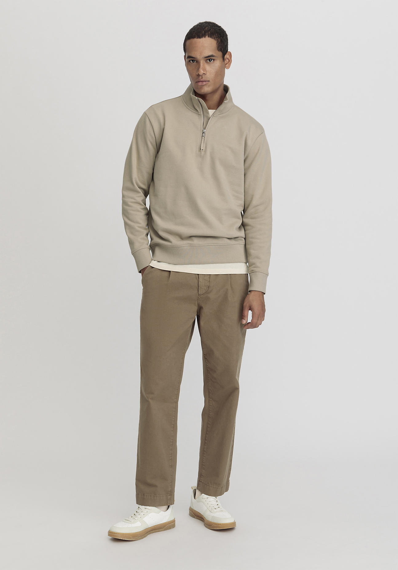 hessnatur Herren Chino RON Relaxed aus Bio-Baumwolle - braun Grösse34/34 von hessnatur