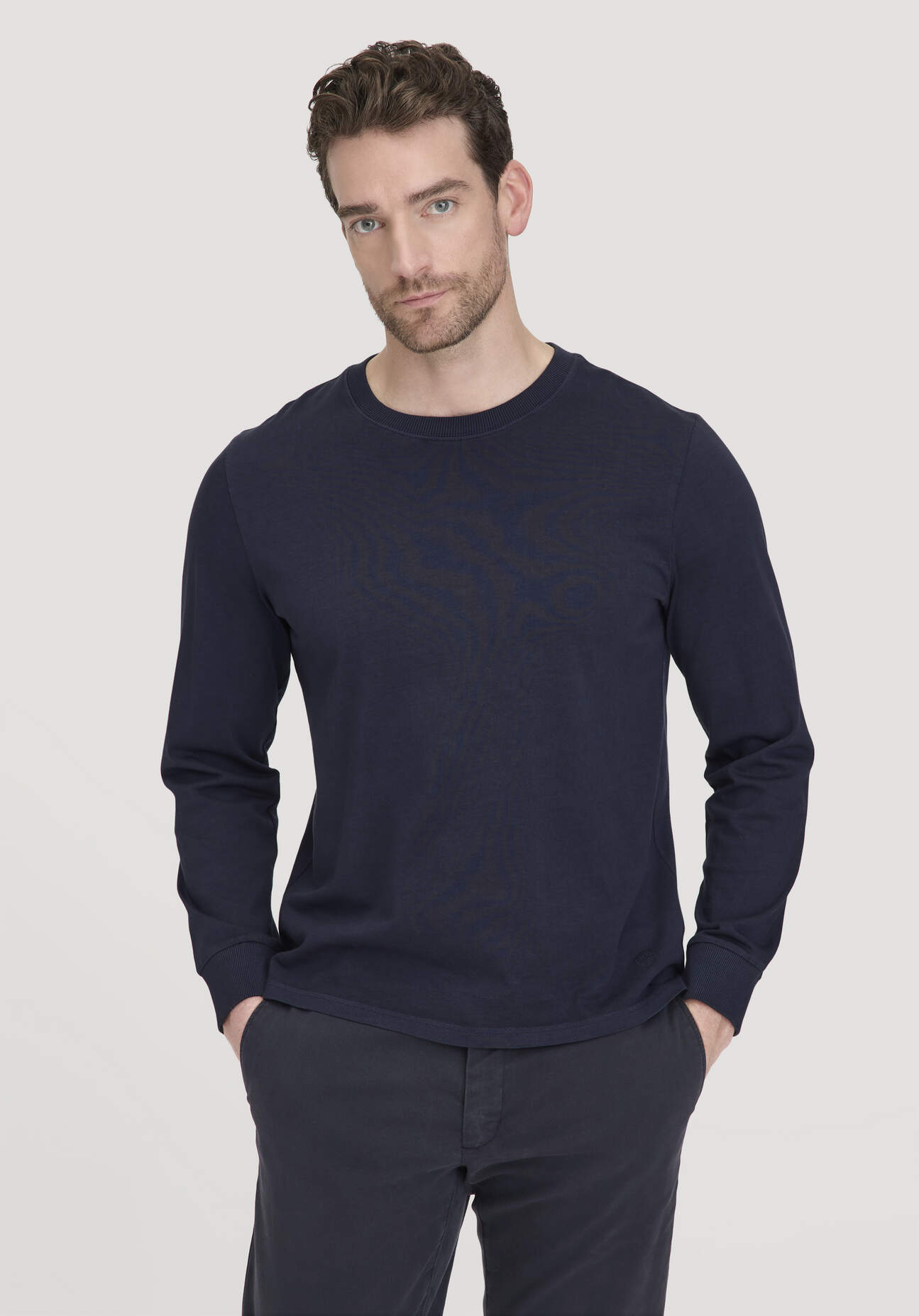 hessnatur Herren Jersey Longsleeve Relaxed aus Bio-Baumwolle - blau Grösse46 von hessnatur