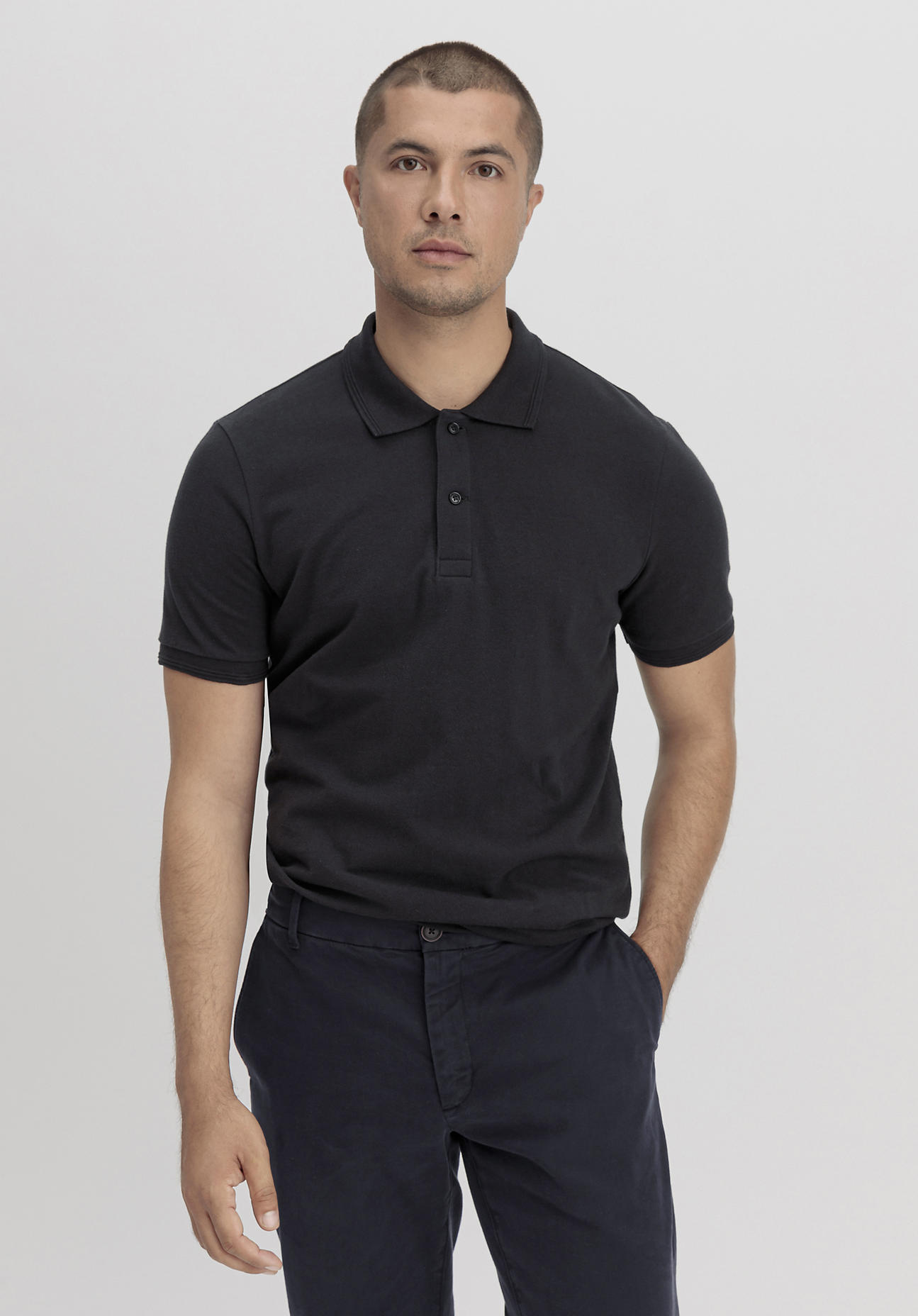 hessnatur Herren Polo Regular aus Bio-Baumwolle - schwarz Grösse48 von hessnatur