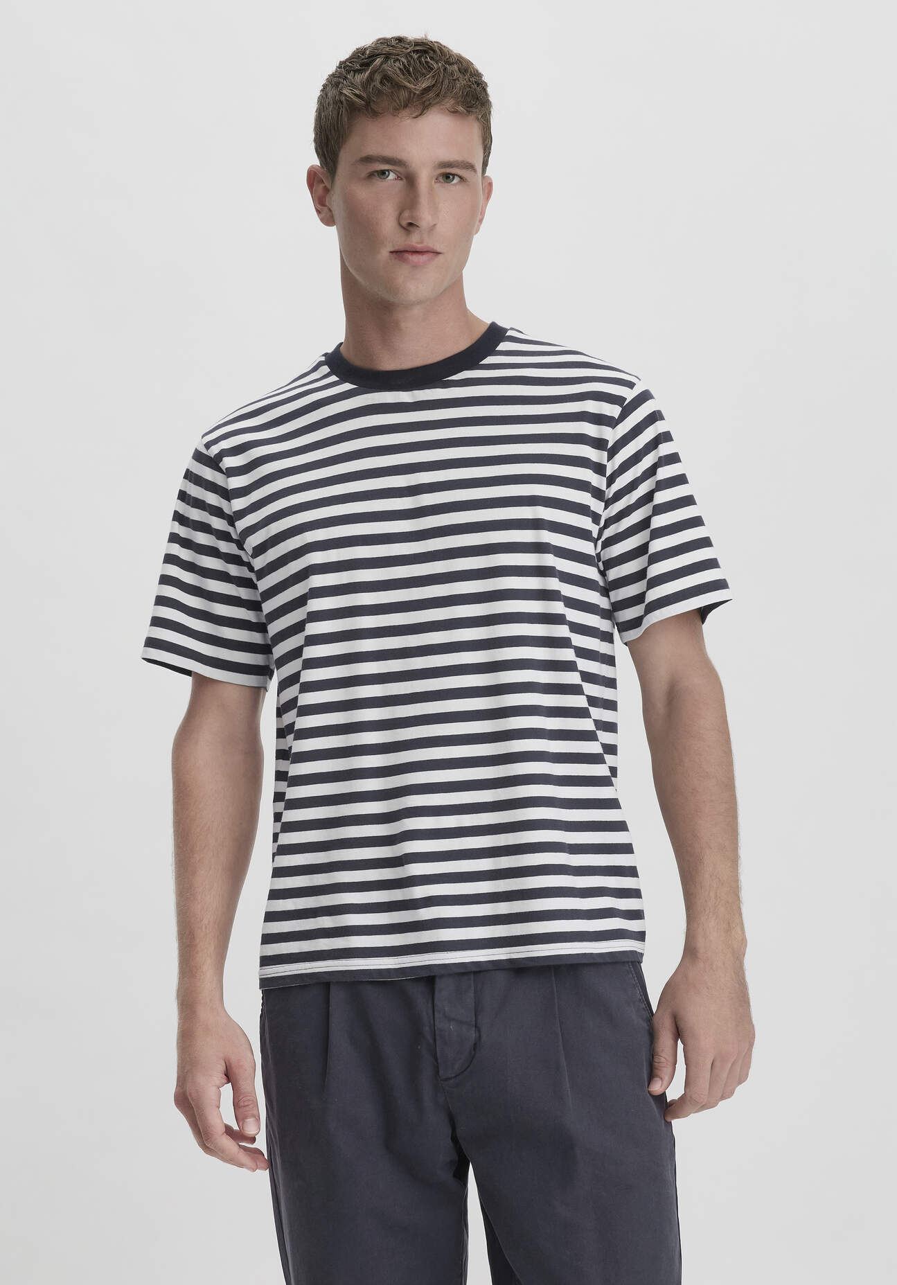 hessnatur Herren Shirt Relaxed aus Bio-Baumwolle - blau Grösse52 hessnatur Herren Shirt Relaxed aus Bio-Baumwolle - blau Grösse52 von hessnatur