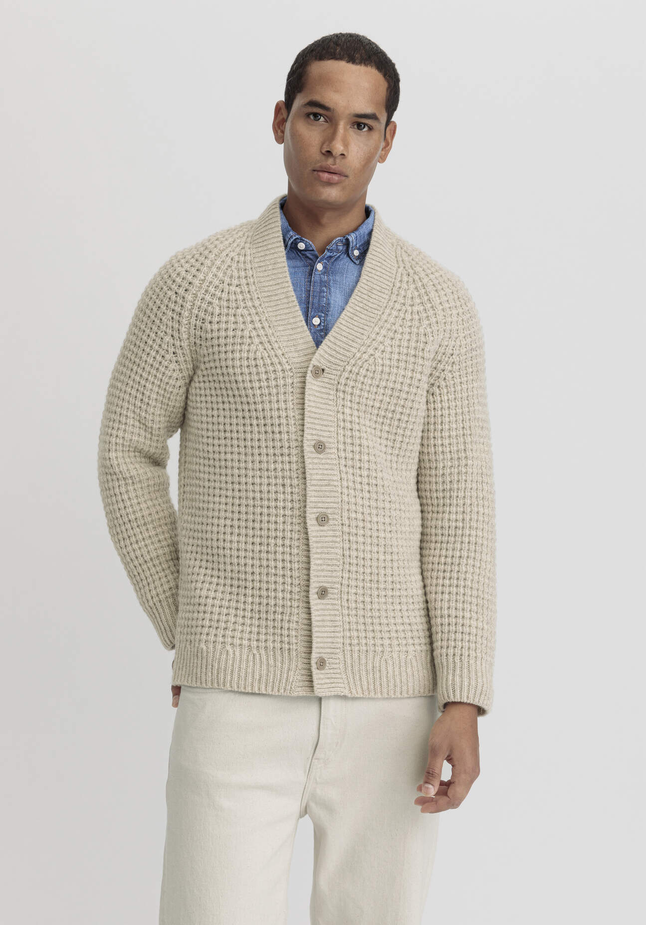 hessnatur Herren Strickjacke Regular aus Merinowolle - beige Grösse50 hessnatur Herren Strickjacke Regular aus Merinowolle - beige Grösse50 von hessnatur