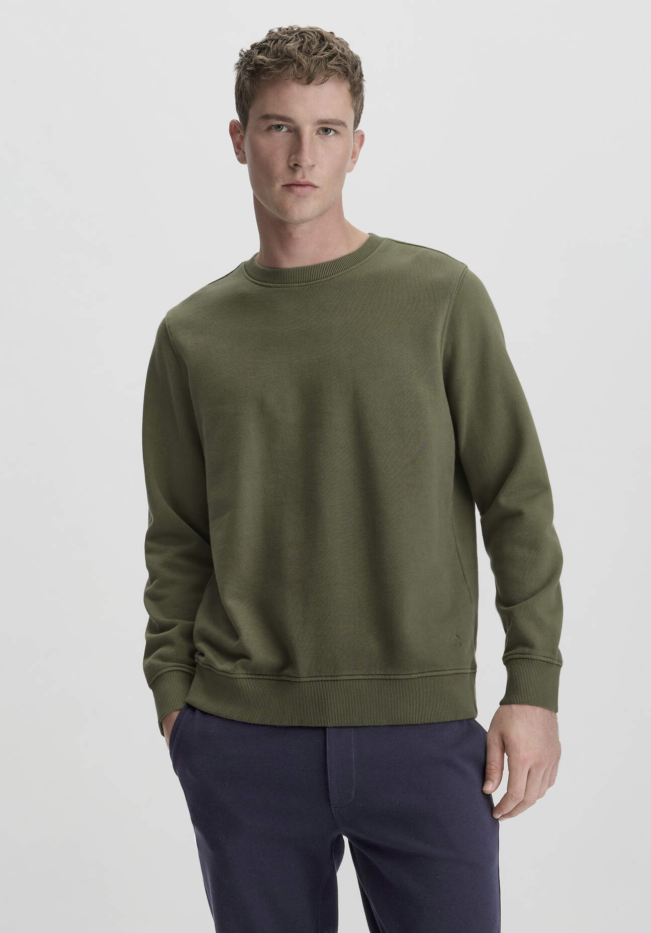 hessnatur Herren Sweatshirt Regular - oliv Grösse50 von hessnatur