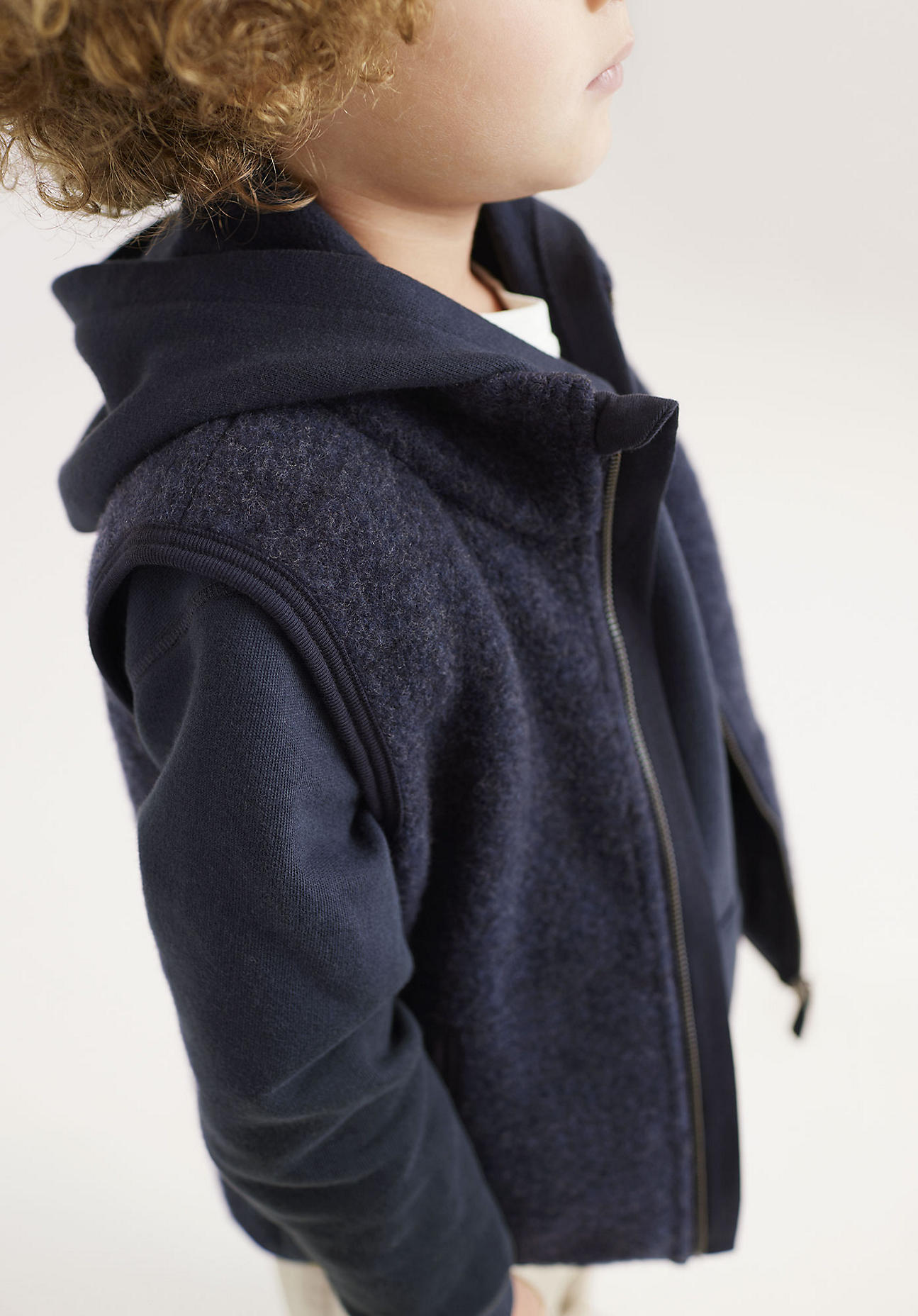 hessnatur Kinder Wollfleece Weste Regular aus Bio-Merinowolle - blau Grösse110/116 von hessnatur