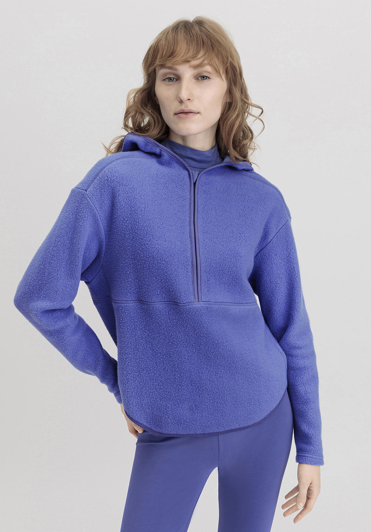 hessnatur Loungewear Fleece Hoodie Relaxed ACTIVE LIGHT aus Bio-Baumwolle - blau GrösseL von hessnatur