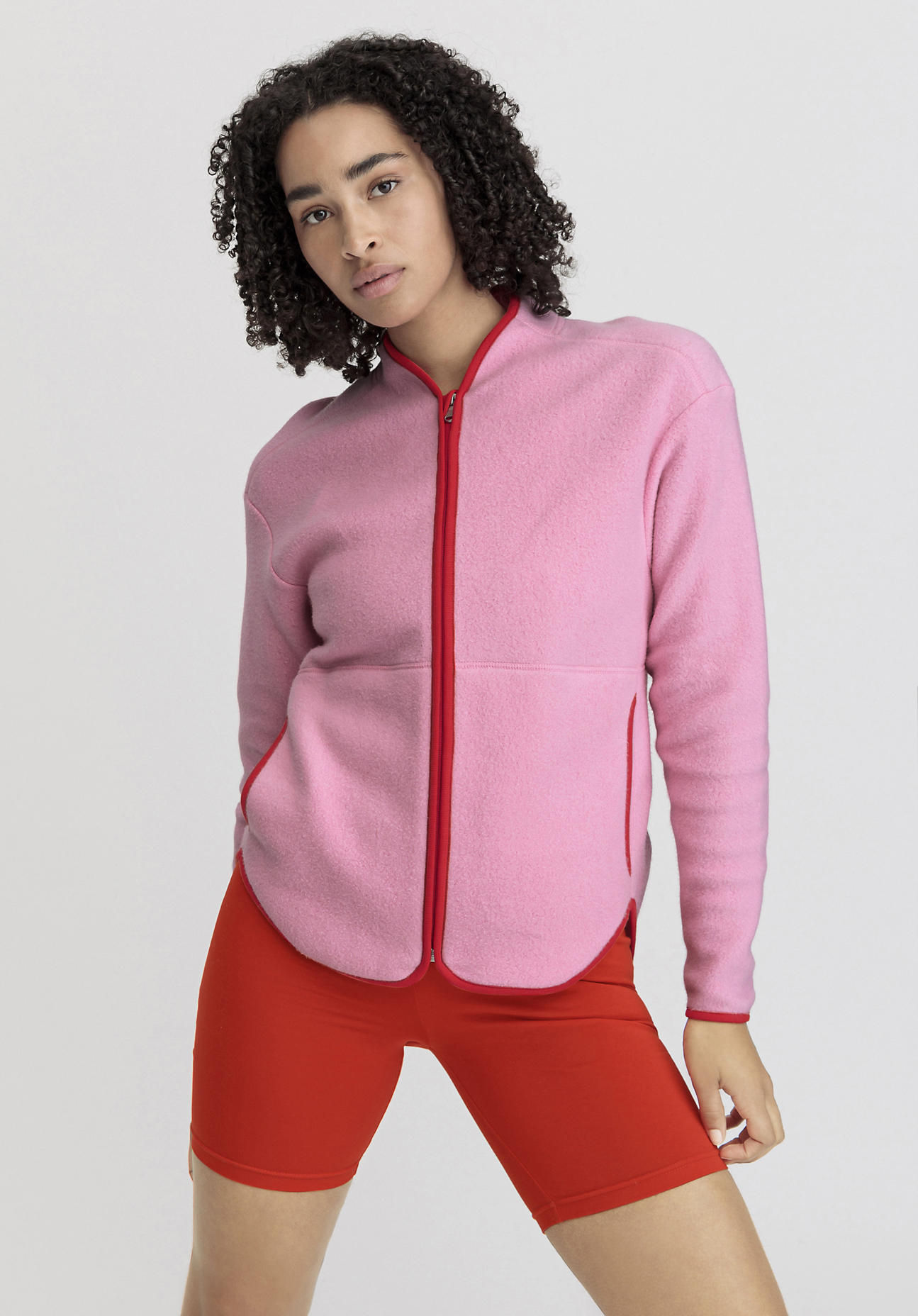 hessnatur Loungewear Fleece Jacke Relaxed ACTIVE LIGHT aus Bio-Baumwolle - rosa GrösseL von hessnatur