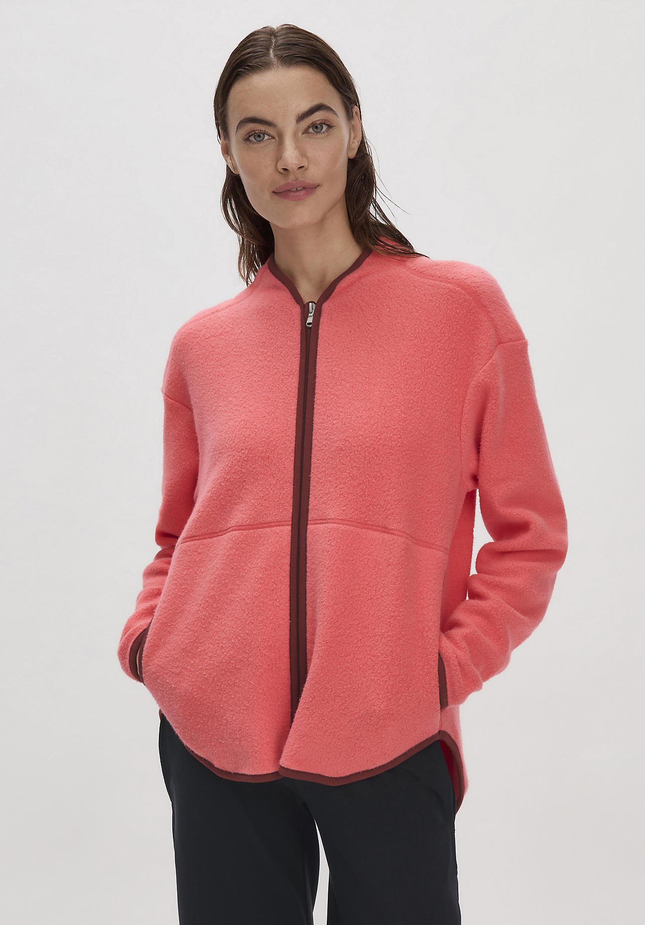 hessnatur Loungewear Fleece Jacke Relaxed ACTIVE LIGHT aus Bio-Baumwolle - rot GrösseL von hessnatur