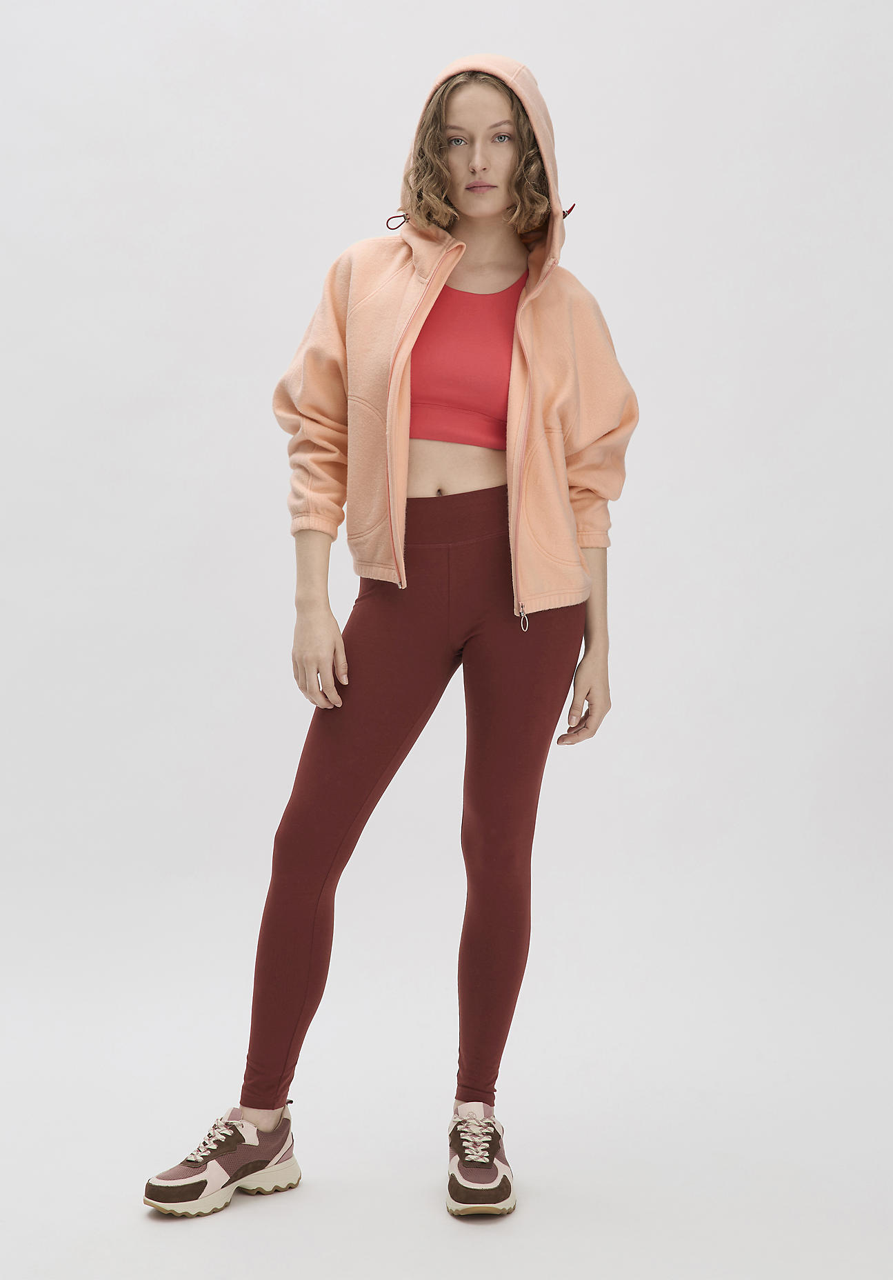 hessnatur Loungewear Leggings Fitted Medium Cut ACTIVE LIGHT aus Bio-Baumwolle - kastanienrot GrösseL/k von hessnatur