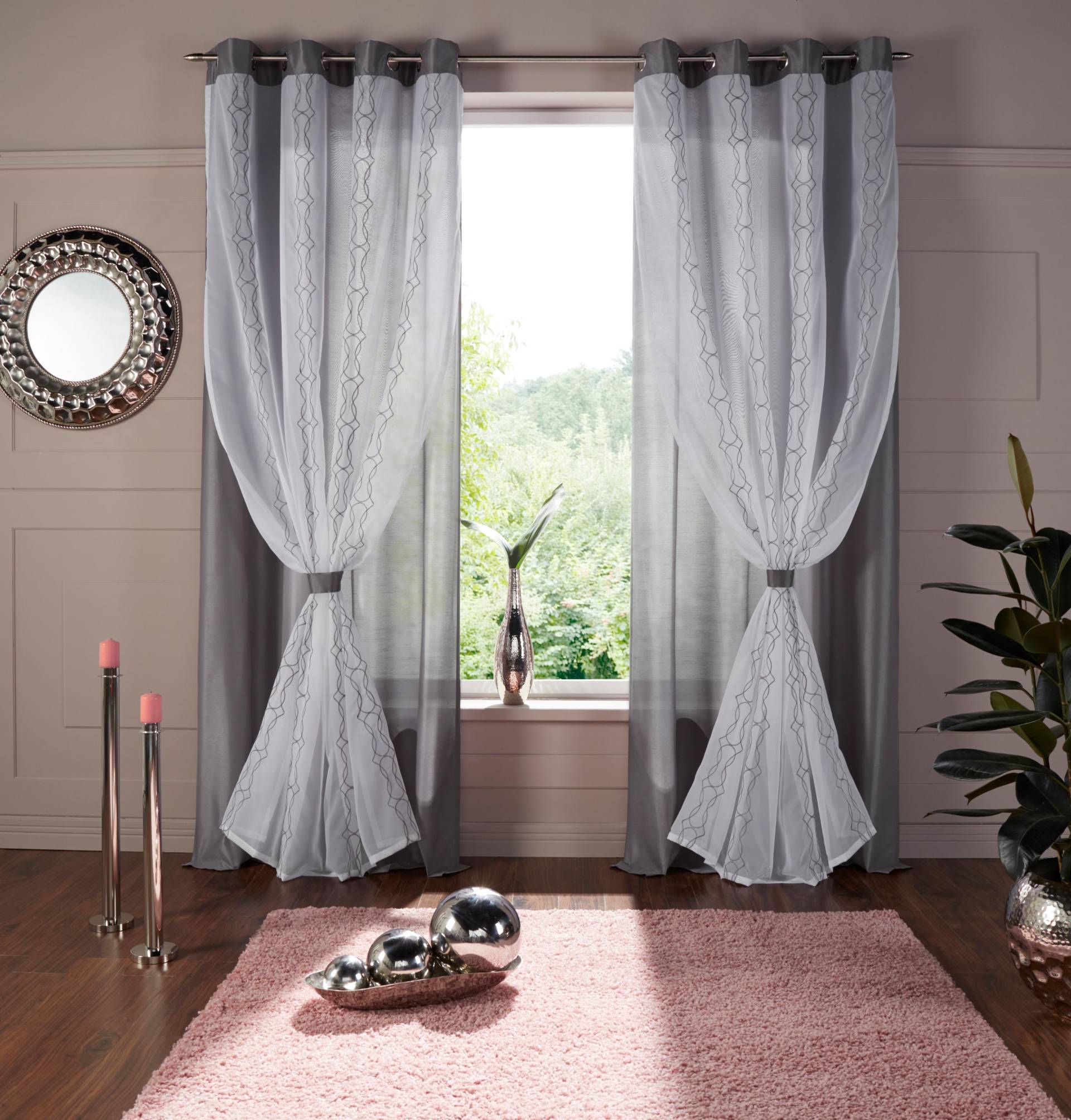 Home affaire Gardine »Blair«, (1 St.), doppellagig, transparente Stofflage mit Stickerei und in Seiden Optik Home affaire Gardine »Blair«, (1 St.), doppellagig, transparente Stofflage mit Stickerei und in Seiden Optik von home affaire