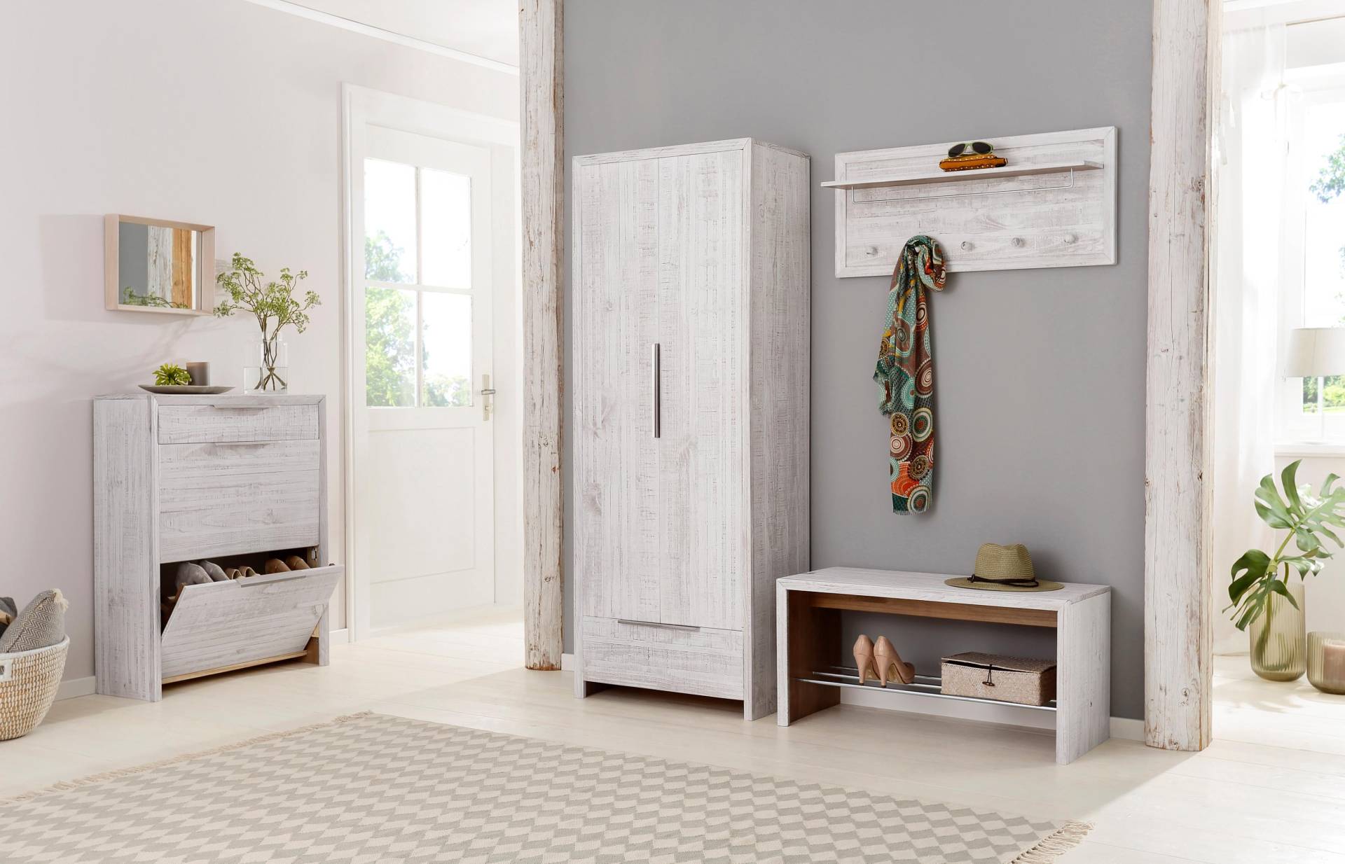 Home affaire Garderobenpaneel »Auckland«, mit 1 Metallstange und 5 Haken, aus Massivholz, Breite 60 cm Home affaire Garderobenpaneel »Auckland«, mit 1 Metallstange und 5 Haken, aus Massivholz, Breite 60 cm von home affaire