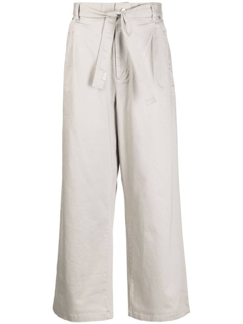 izzue belted-waist wide-leg trousers - Neutrals von izzue