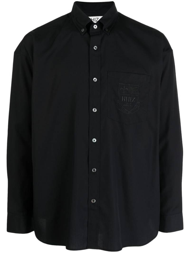 izzue logo-appliqué cotton shirt - Black von izzue