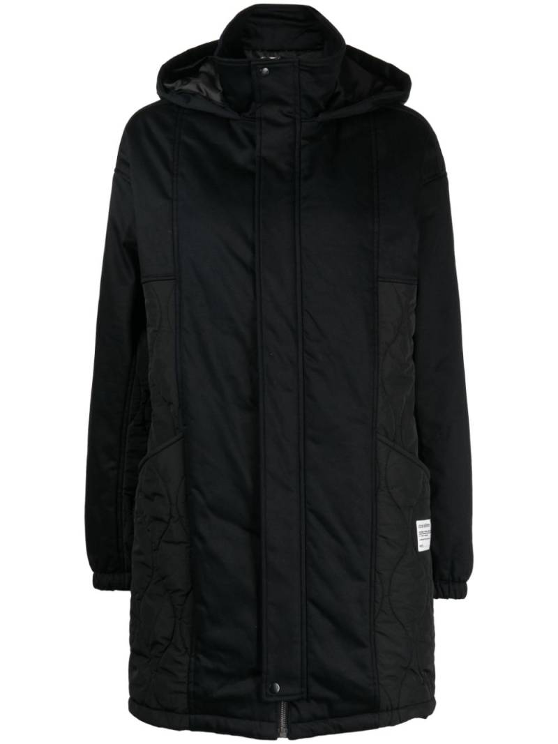 izzue logo-appliqué hooded padded coat - Black von izzue