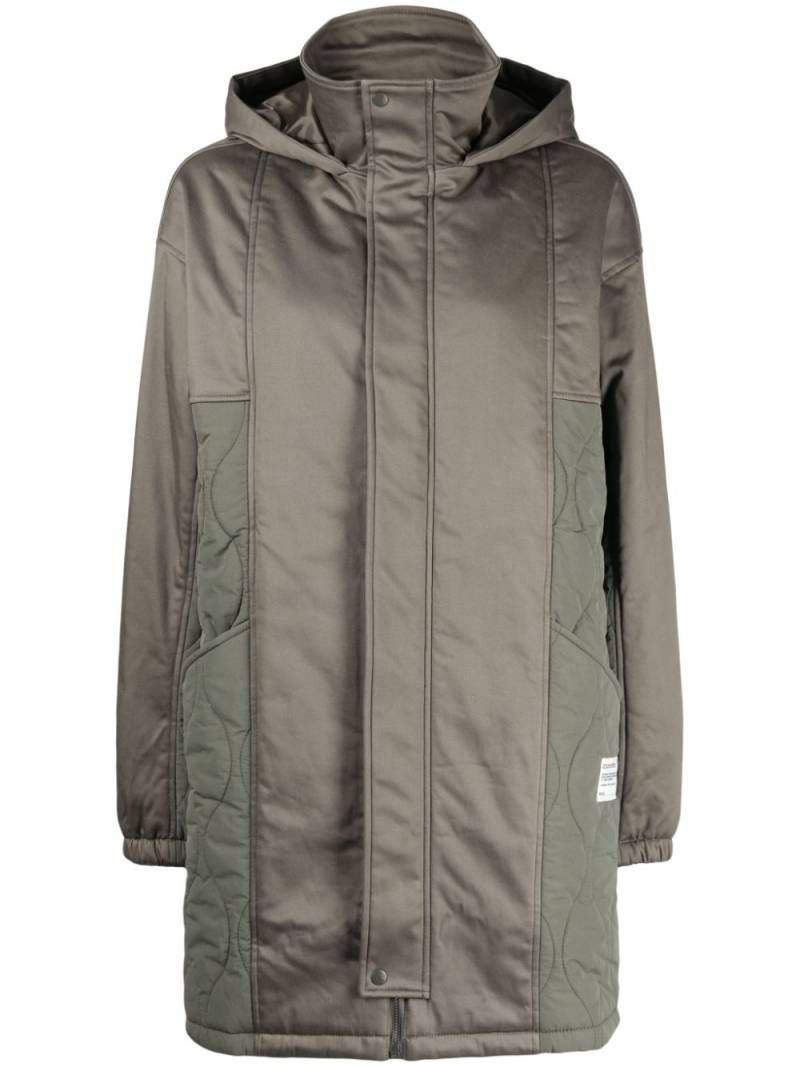 izzue logo-appliqué hooded padded coat - Green von izzue