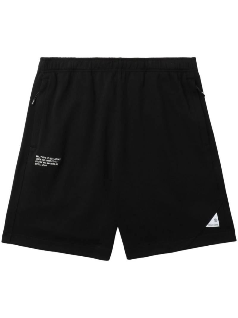 izzue logo-appliqué track shorts - Black von izzue