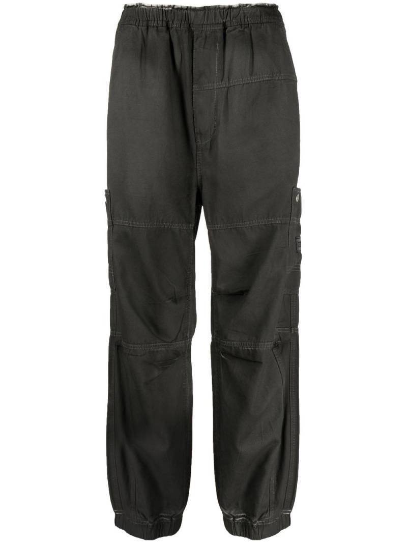 izzue logo-embroidered trousers - Grey von izzue