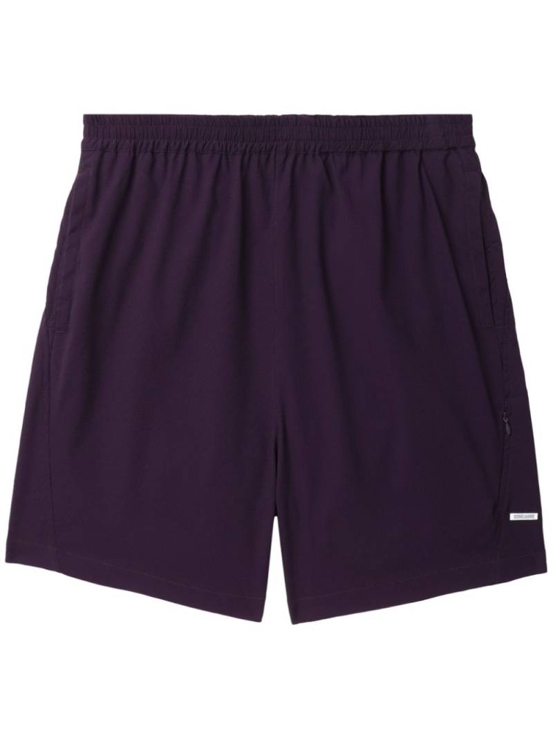 izzue logo-patch elaxed-fit shorts - Purple von izzue