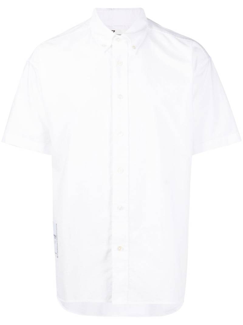 izzue logo-patch short-sleeve shirt - White von izzue