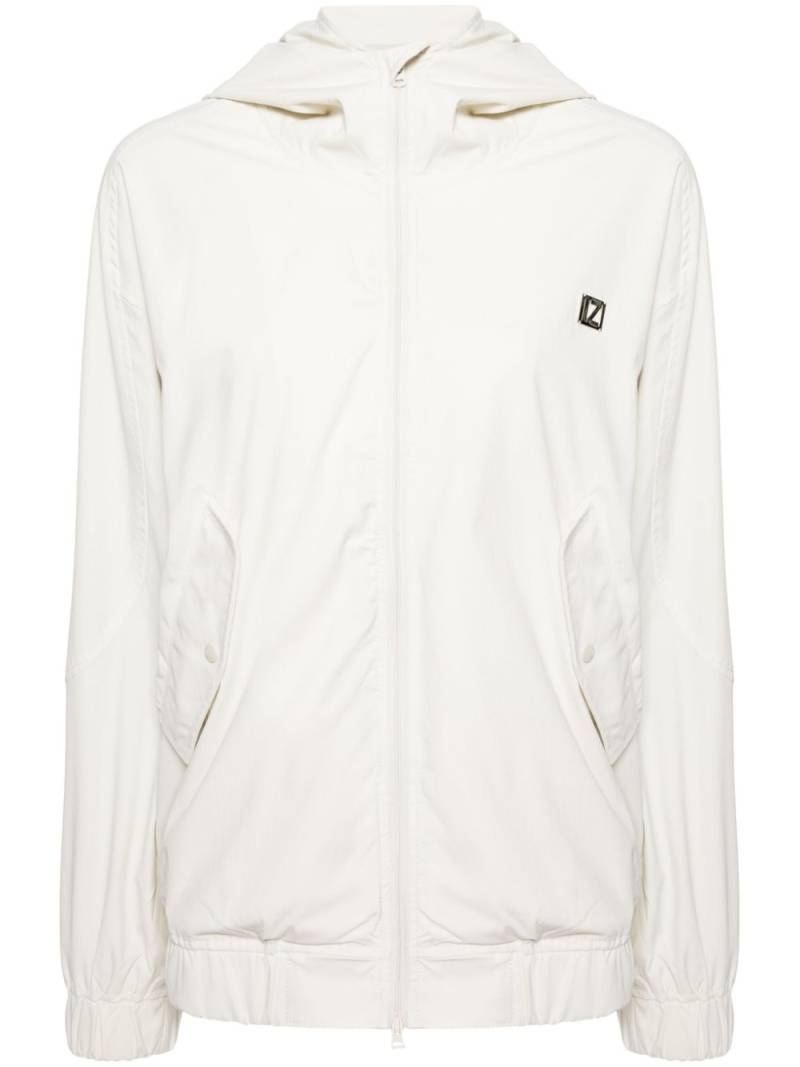 izzue logo-plaque hooded jacket - White von izzue