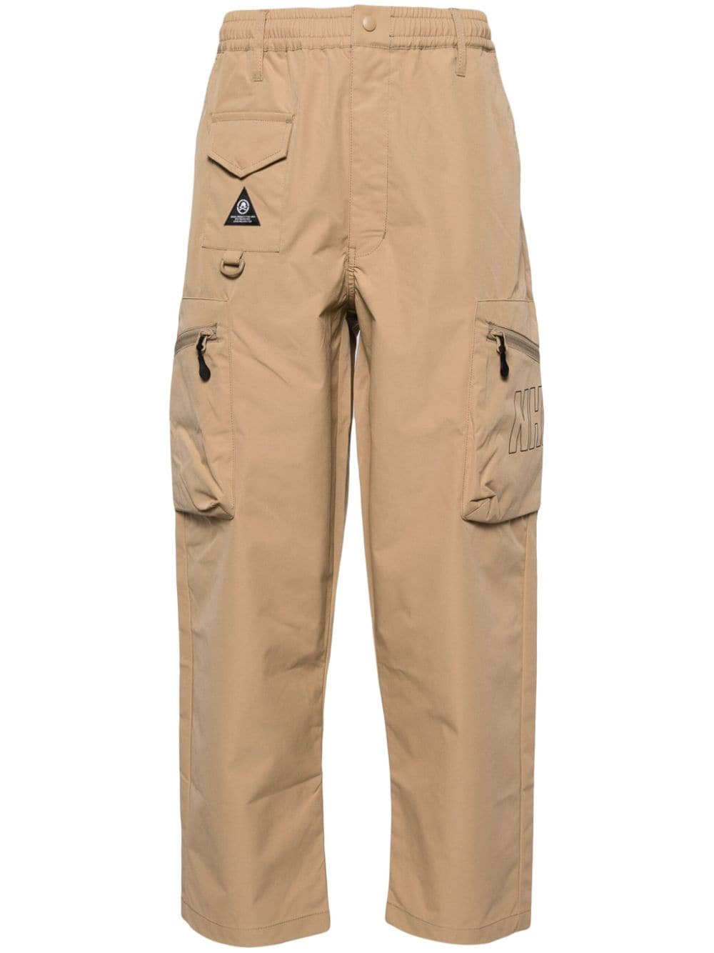 izzue logo-print cargo trousers - Neutrals von izzue