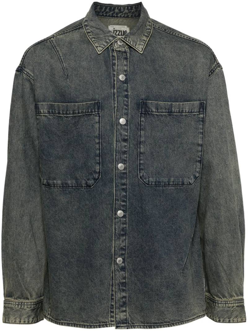 izzue patch pocket denim shirt - Blue von izzue