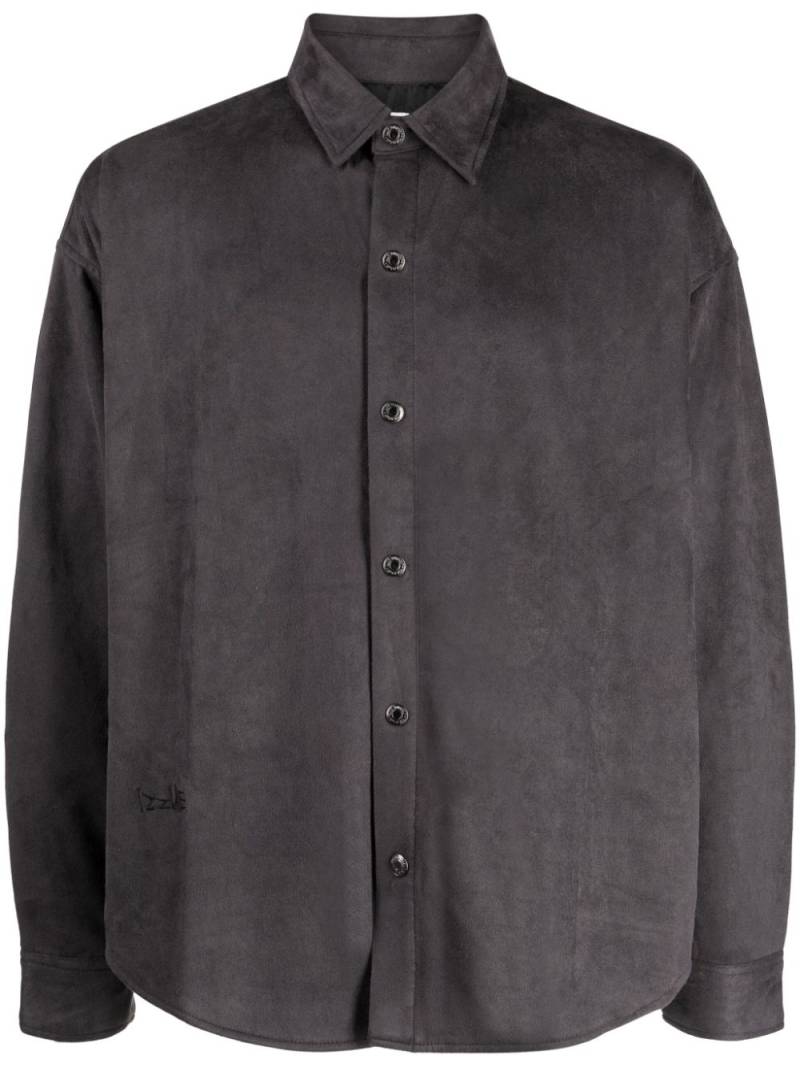 izzue logo-embroidered faux suede shirt - Grey von izzue