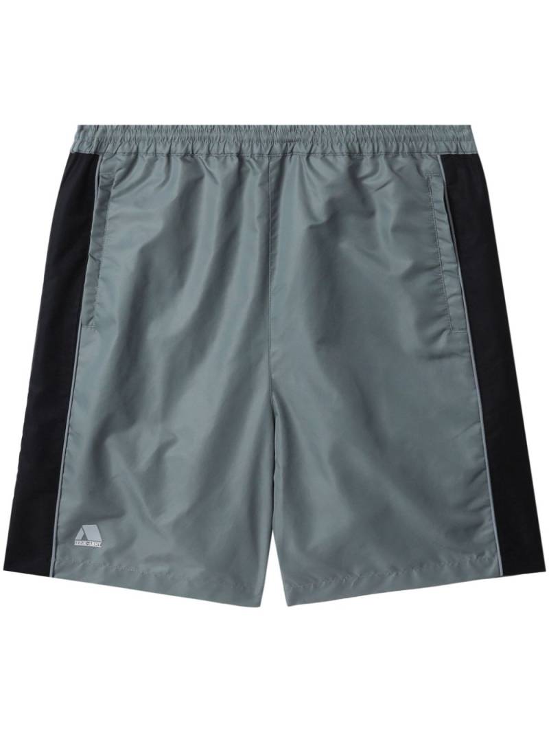 izzue side-stripe elasticated track shorts - Green von izzue