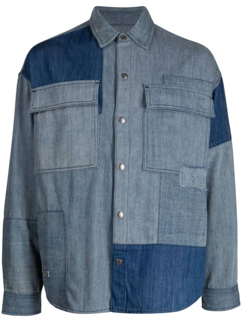 izzue slogan-print panelled chambray - Blue von izzue