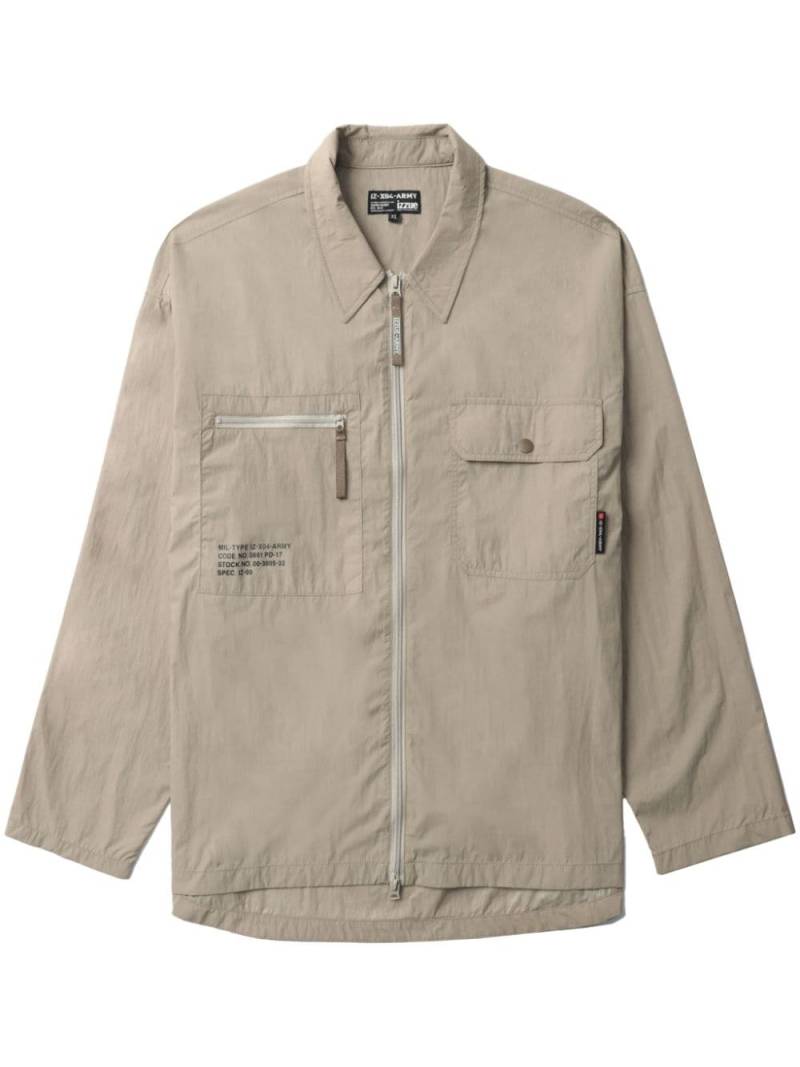 izzue text-print zip-up shirt - Neutrals von izzue