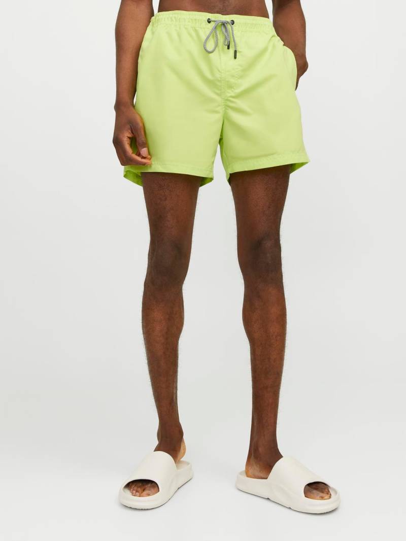 Jack & Jones Badeshorts »JPSTFIJI JJSWIM SOLID SN LY«, schmal geschnittene Schwimm-Shorts für den Strand aus recyceltem Garn von jack & jones