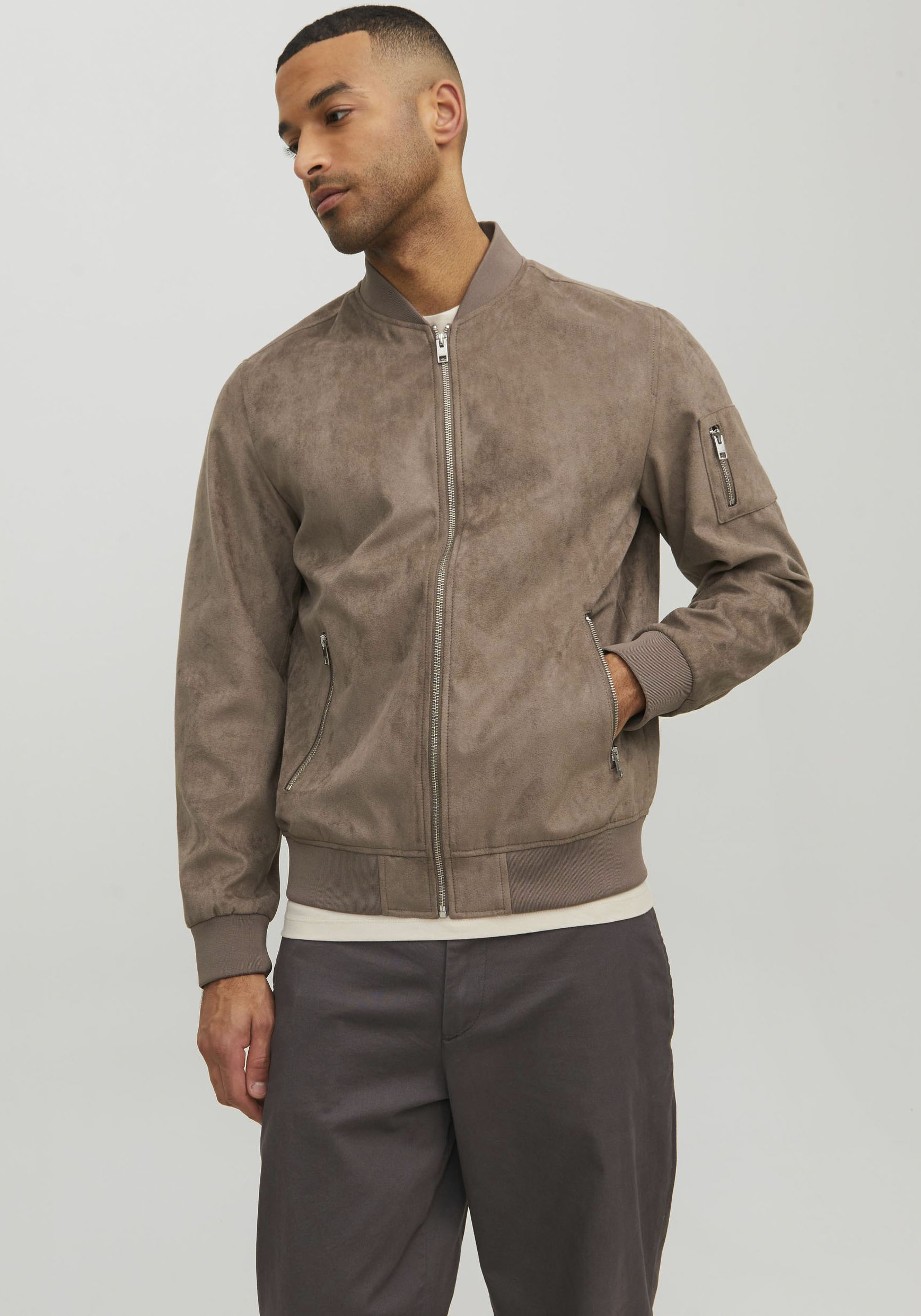 Jack & Jones Blouson »JJEROCKY FAUX SUEDE BOMBER NOOS« Jack & Jones Blouson »JJEROCKY FAUX SUEDE BOMBER NOOS« von jack & jones