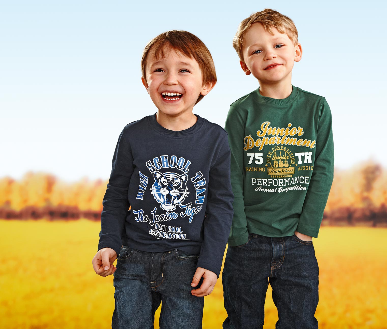 2 Jungen-Langarmshirts