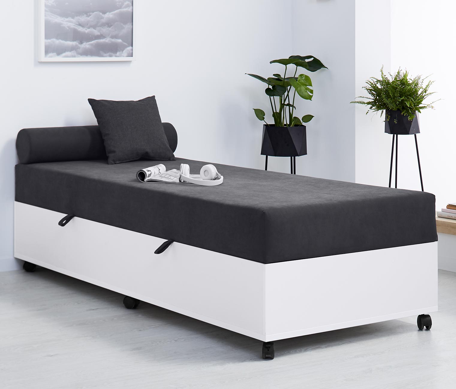 Daybed mit Stauraum