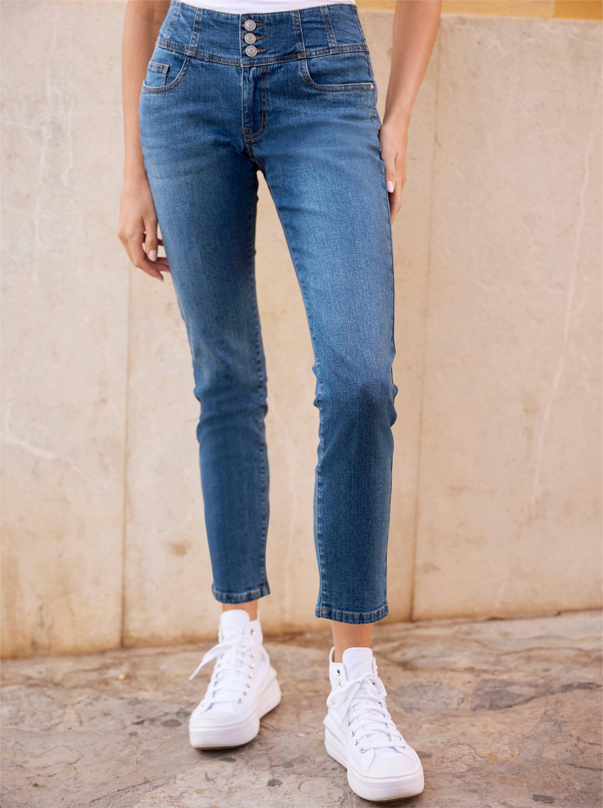 Jeans in blue-stone-washed von heine