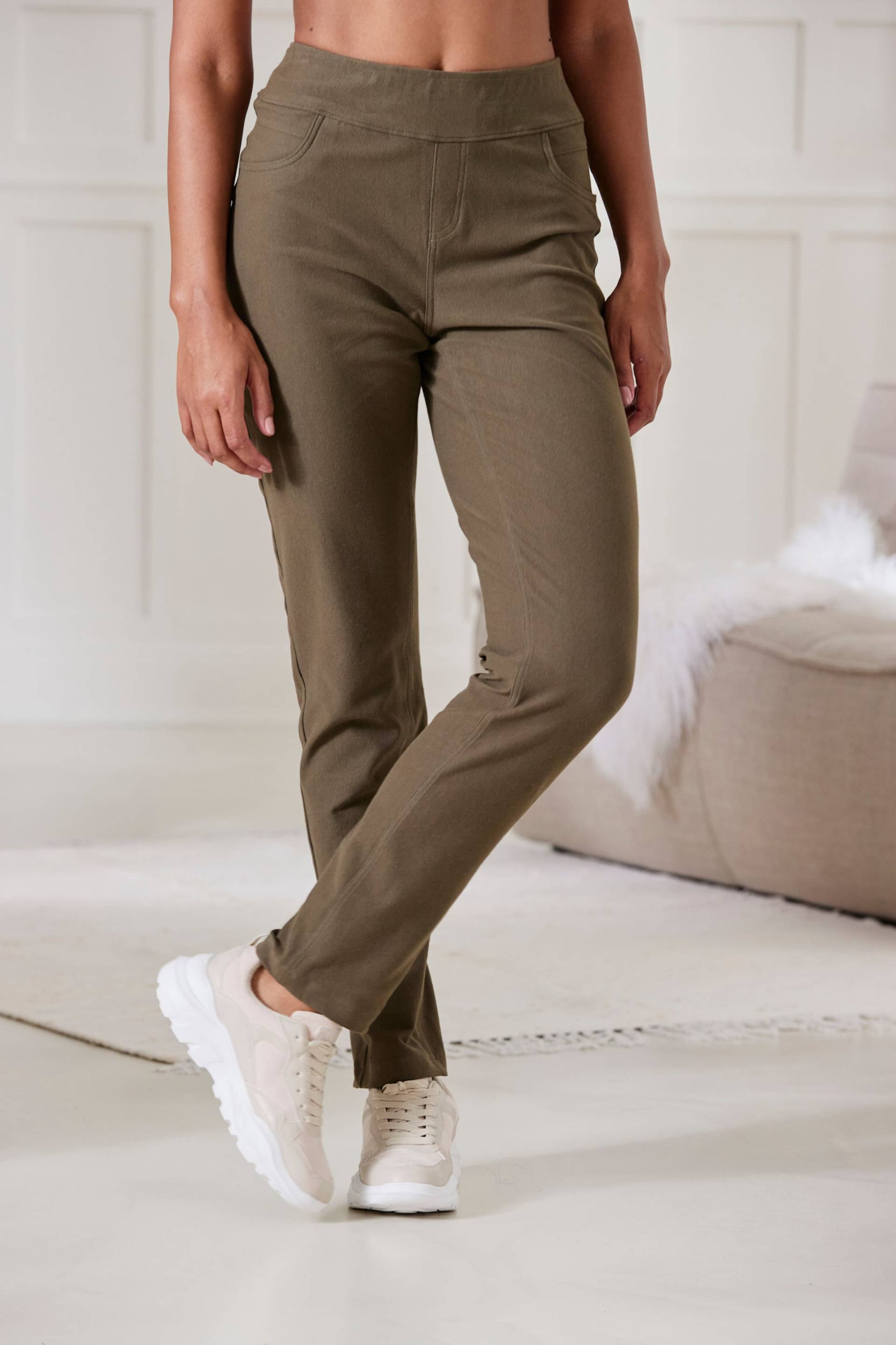 Schlupfhose in olive von H.I.S