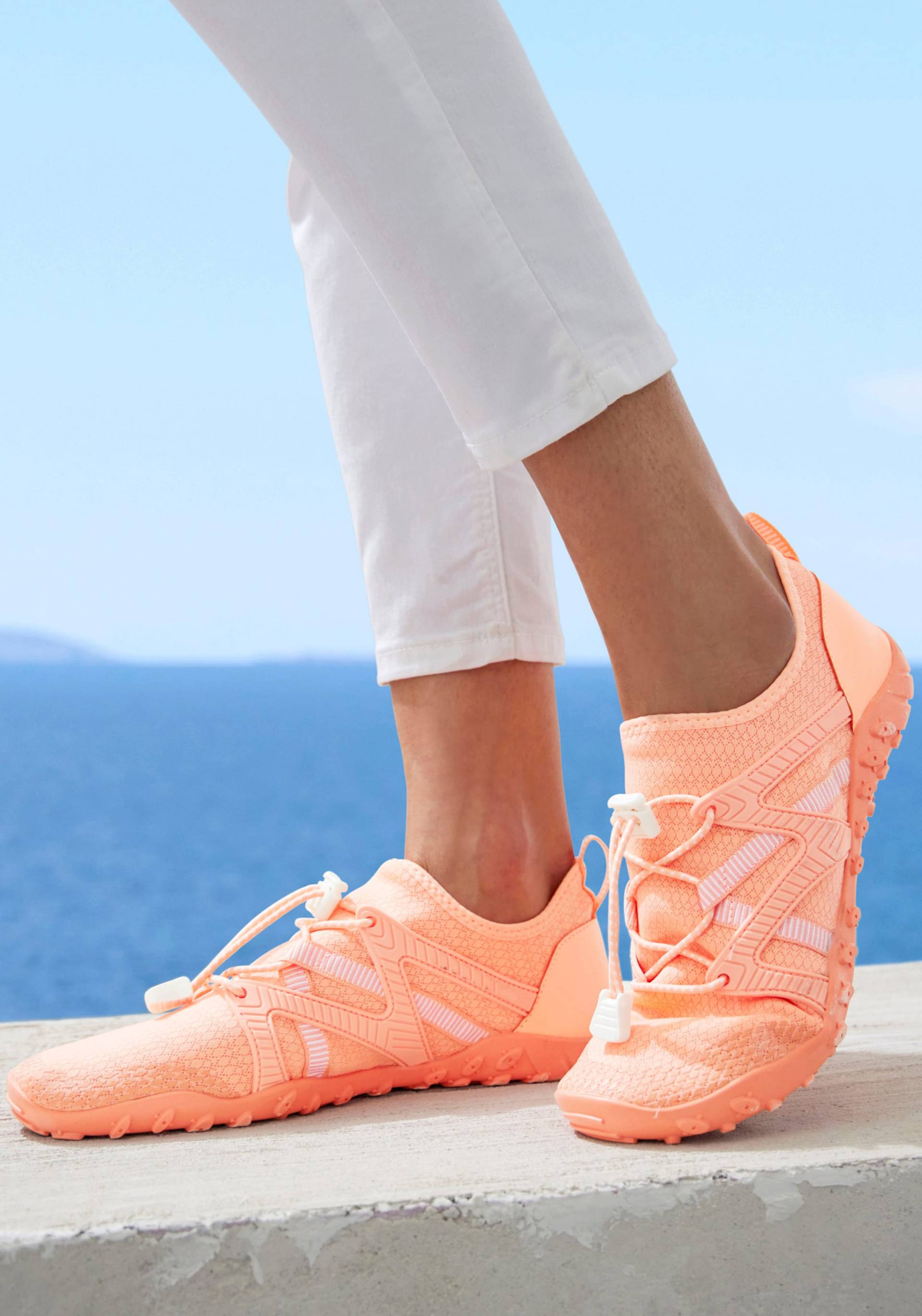 Sneaker in koralle-peach von LASCANA