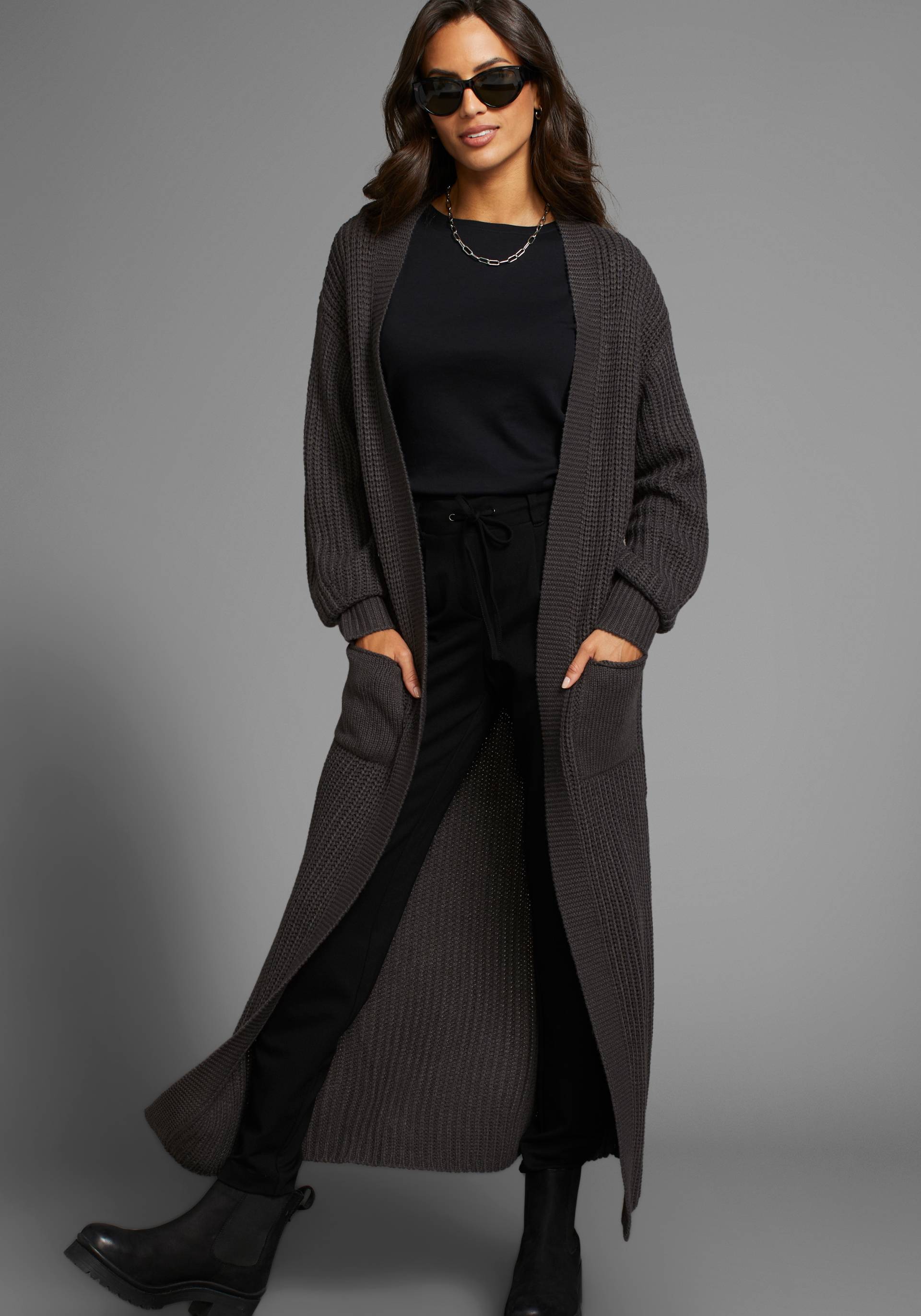 Laura Scott Longstrickjacke, aus kuscheligem Grobstrick Laura Scott Longstrickjacke, aus kuscheligem Grobstrick von laura scott