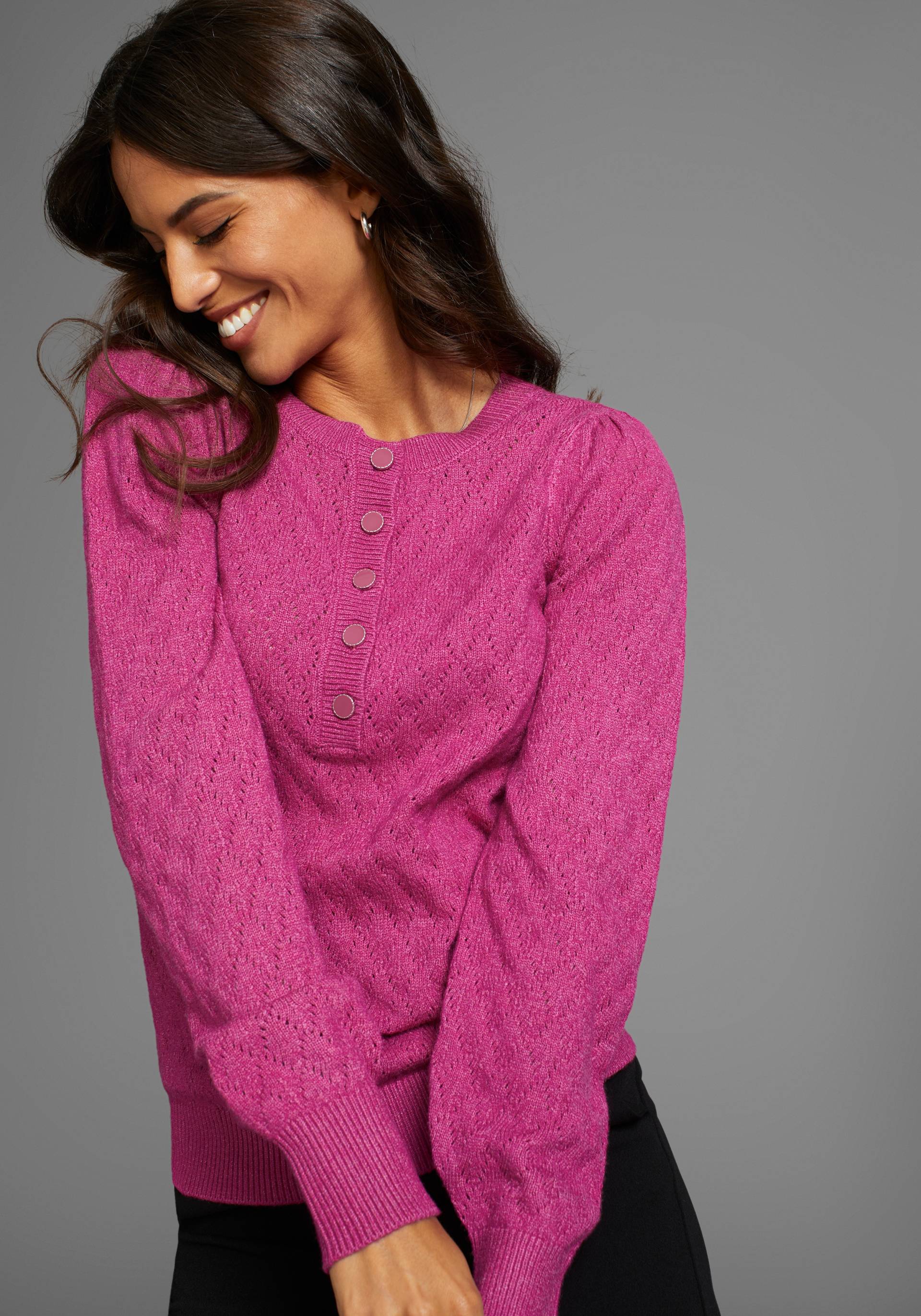 Laura Scott Rundhalspullover, mit Knopfleiste und Ajourmuster - NEUE KOLLEKTION Laura Scott Rundhalspullover, mit Knopfleiste und Ajourmuster - NEUE KOLLEKTION von laura scott